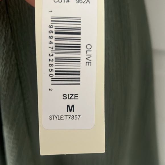 Ladies size M Olive green dress with gold tasseled belt, by Tash + Sophie. NWT - Picture 4 of 6